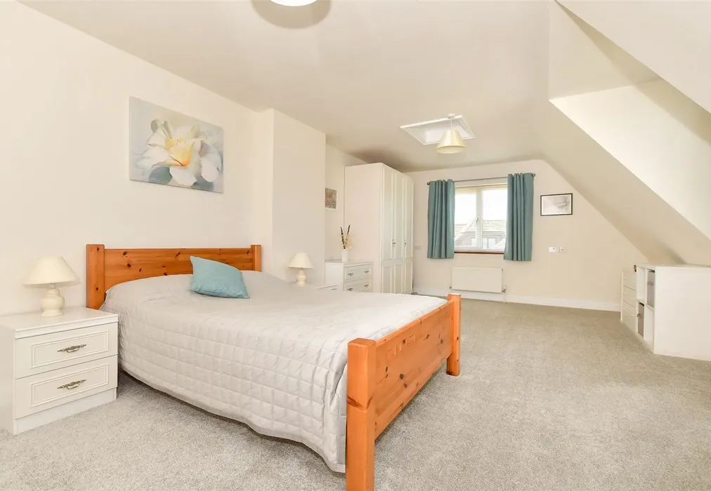 Bedroom 3 - Beacon Lane, Woodnesborough, Sandwich, Kent - Wards of Kent