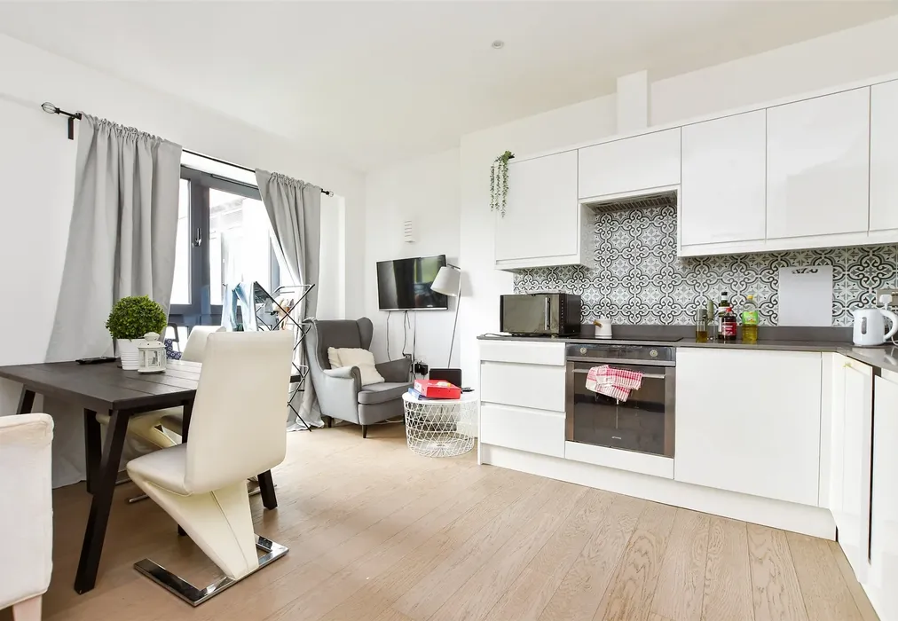 Kitchen/ Lounge - Lincoln Road, Dorking, Surrey - Wards of Kent