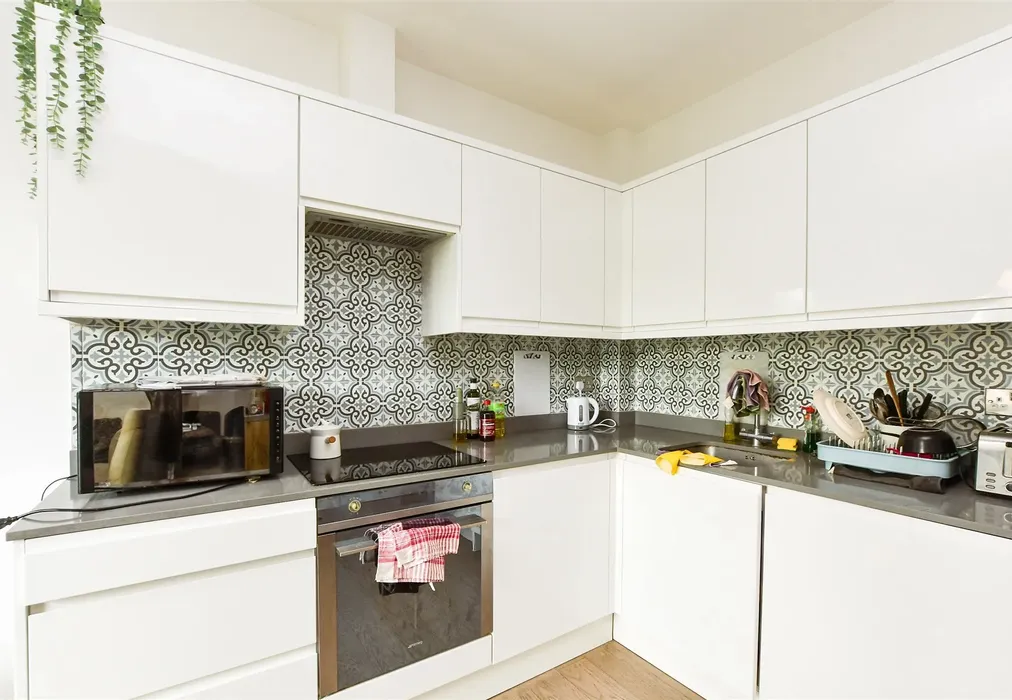 Kitchen - Lincoln Road, Dorking, Surrey - Wards of Kent
