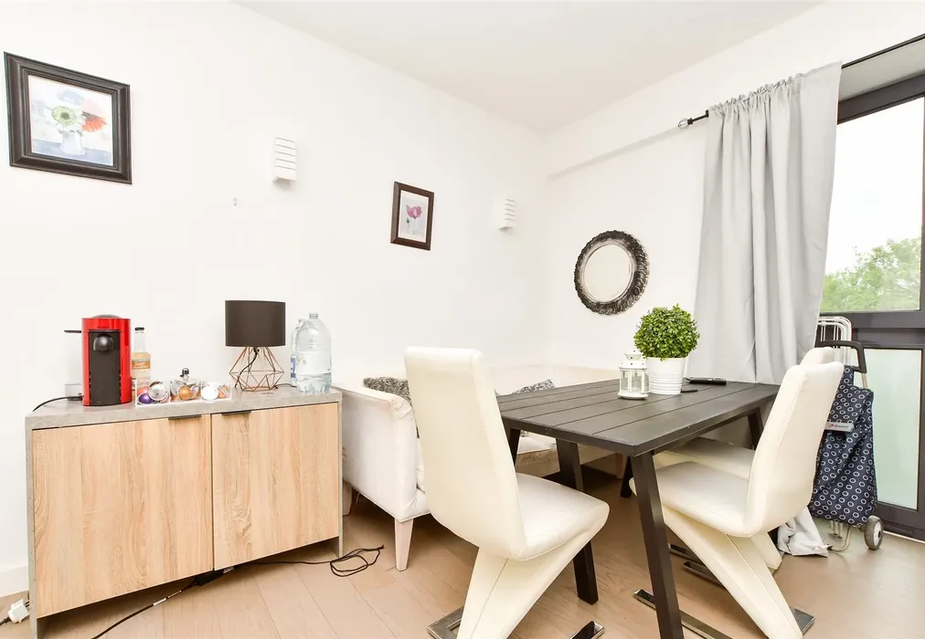 Kitchen/ Lounge - Lincoln Road, Dorking, Surrey - Wards of Kent