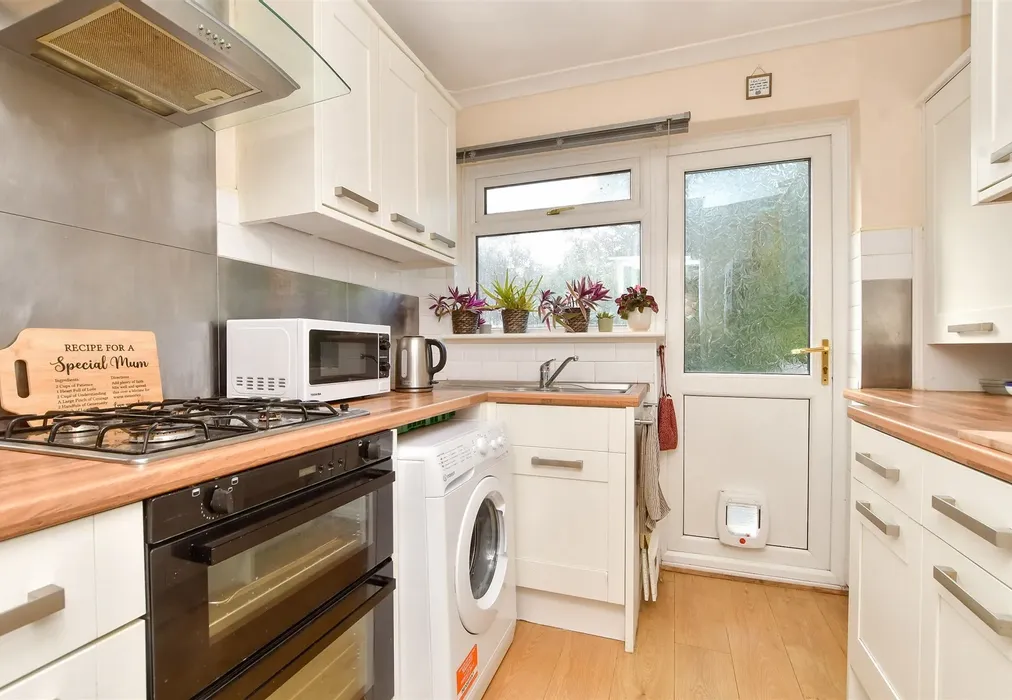Kitchen - Alberta Avenue, Sutton, Surrey - Wards of Kent