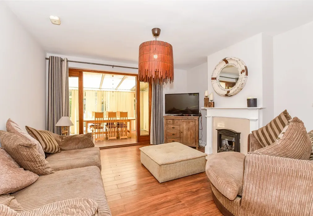 Lounge - Orgarswick Avenue, Dymchurch, Kent - Wards of Kent