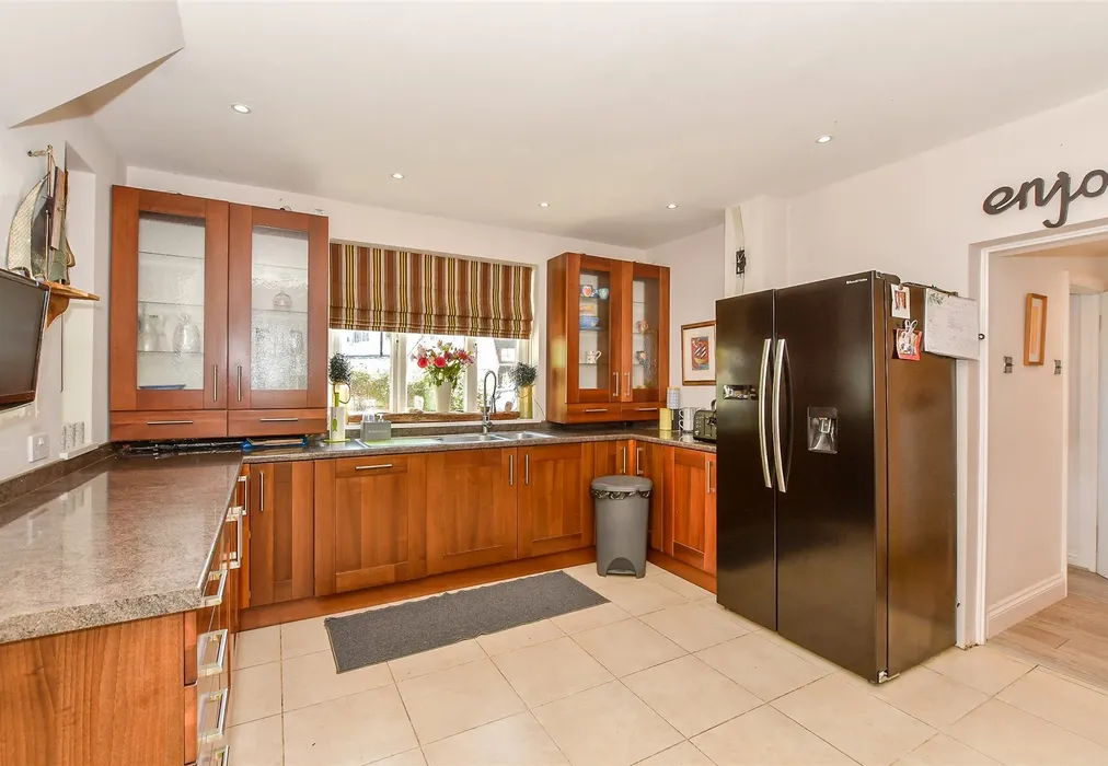 Kitchen - Orgarswick Avenue, Dymchurch, Kent - Wards of Kent