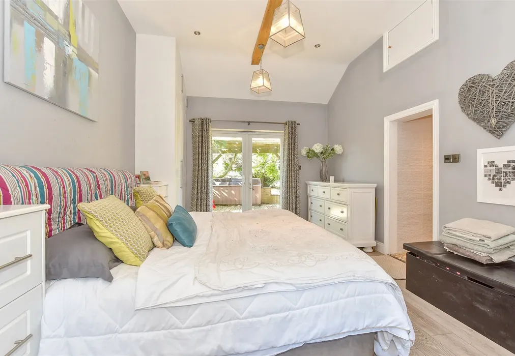 Bedroom 1 - Orgarswick Avenue, Dymchurch, Kent - Wards of Kent