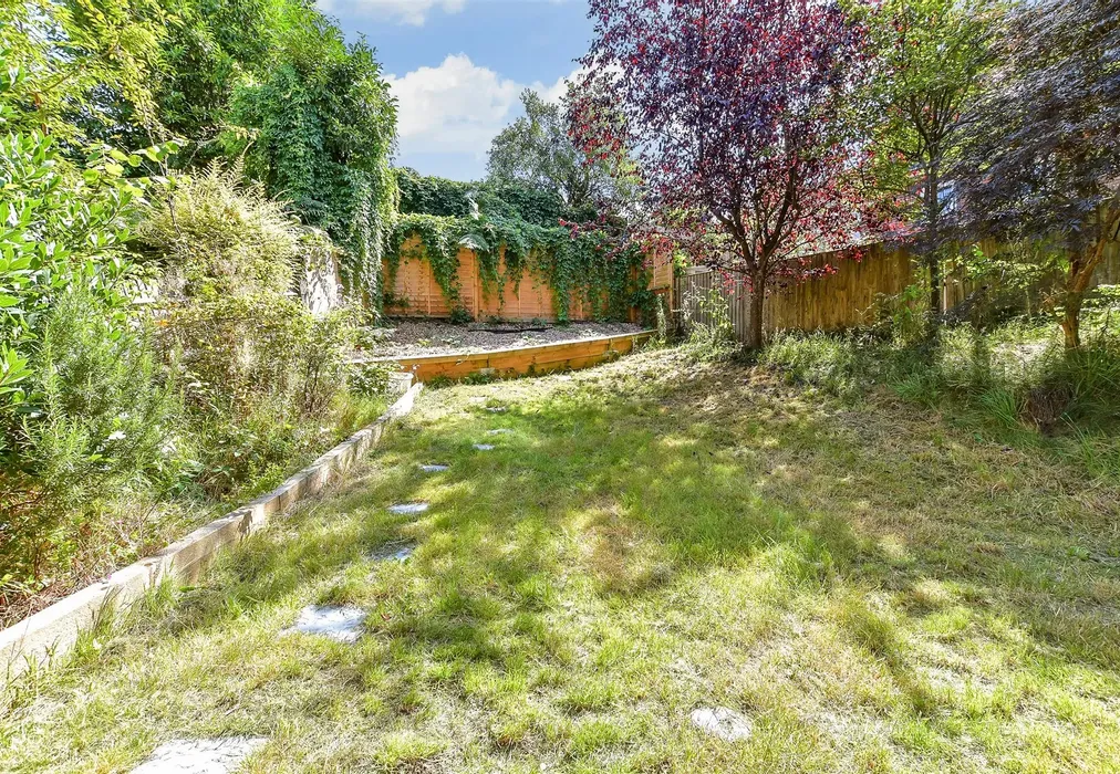 Rear Garden - Jackwood Way, Tunbridge Wells, Kent - Wards of Kent