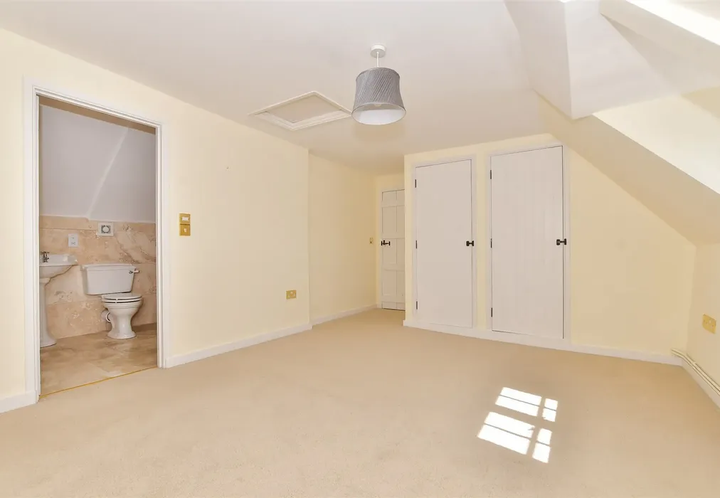 Bedroom 1 - Cherry Lane, Great Mongeham, Deal, Kent - Wards of Kent