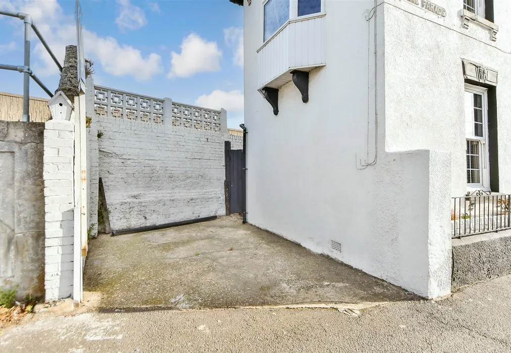 Potential Driveway/Parking - Marine Parade, Sheerness, Kent - Wards of Kent