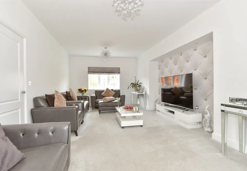 Lounge - Parker Avenue, Eastchurch, Sheerness, Kent - Wards of Kent
