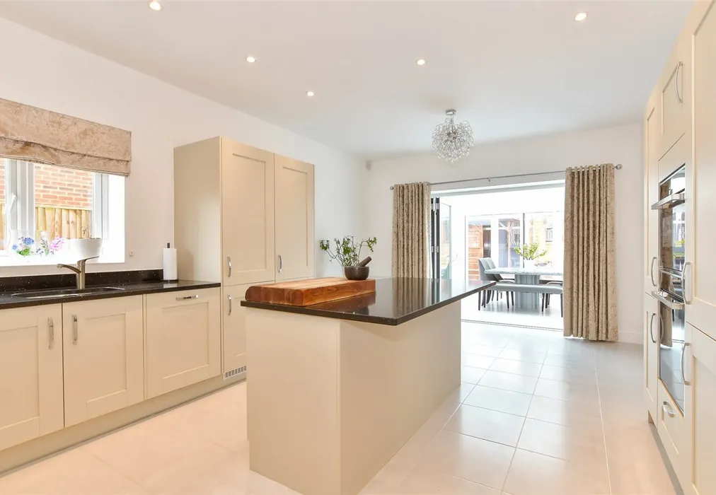 Kitchen - Parker Avenue, Eastchurch, Sheerness, Kent - Wards of Kent