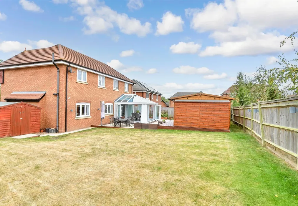 Rear Garden - Parker Avenue, Eastchurch, Sheerness, Kent - Wards of Kent