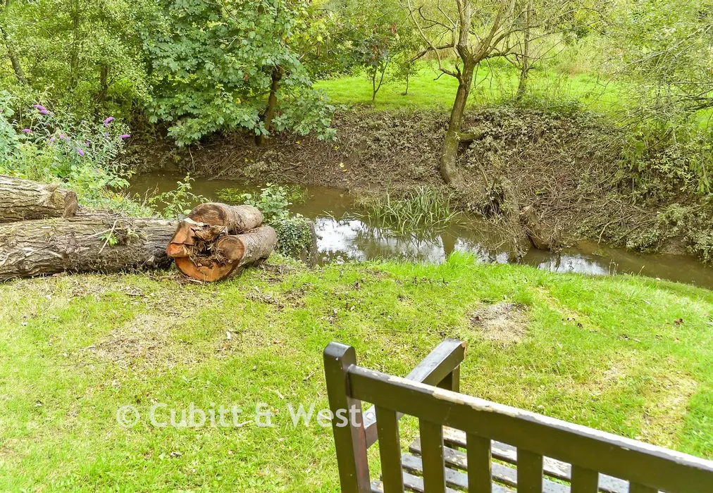 Communal Gardens - Riverside, Dorking, Surrey - Wards of Kent