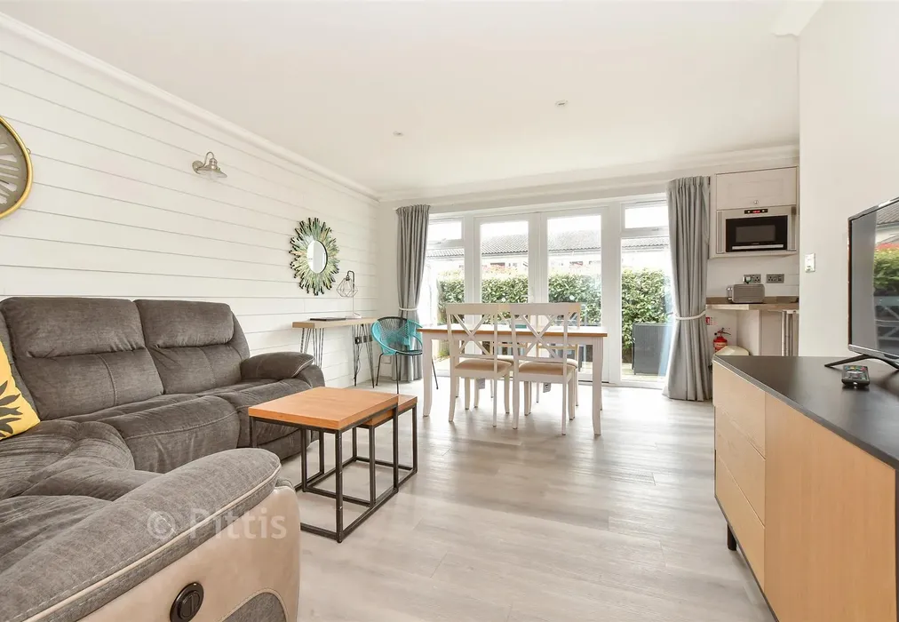 Lounge/ Dining Area - Fort Warden Road, Totland Bay, Isle of Wight - Wards of Kent