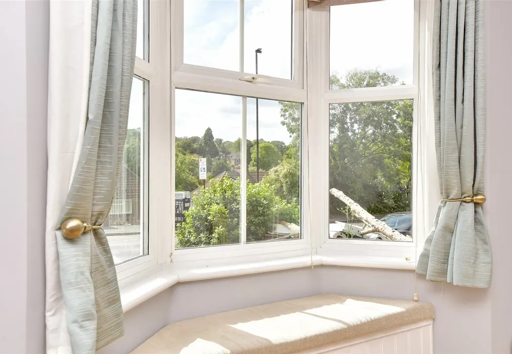 Internal Lifestyle Photograph - Godstone Road, Purley, Surrey - Wards of Kent