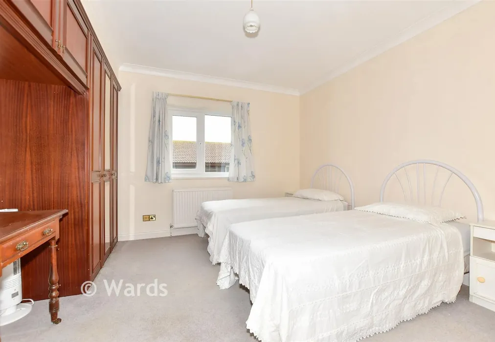 Bedroom 1 - South Road, Hythe, Kent - Wards of Kent