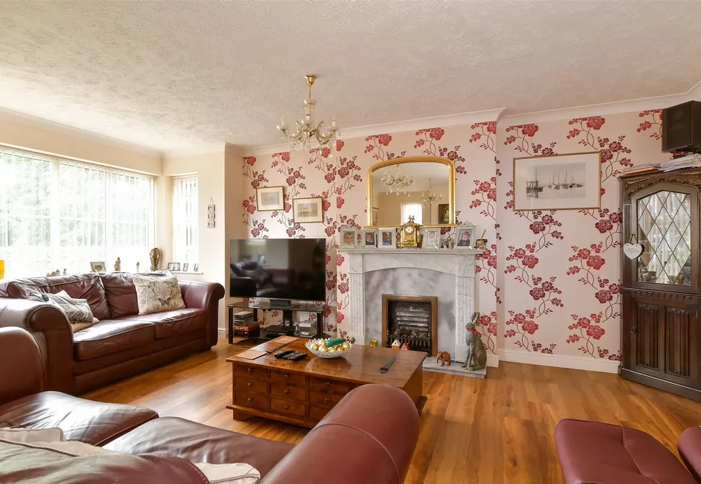 Lounge - Northbourne Way, Cliftonville, Margate, Kent - Wards of Kent