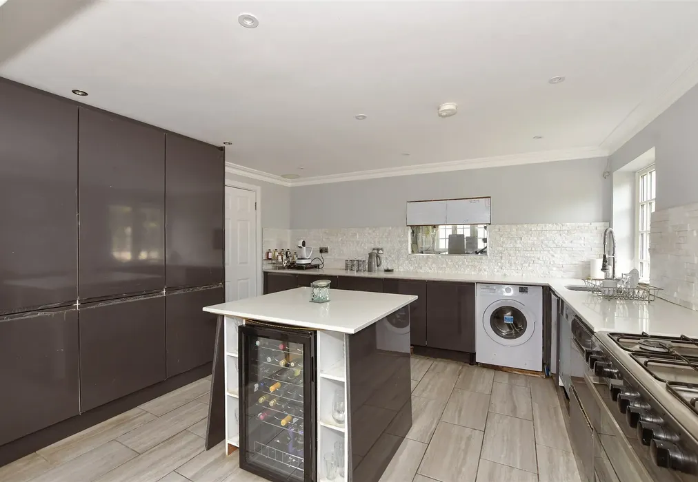 Kitchen - High Road, Thornwood, Essex - Wards of Kent