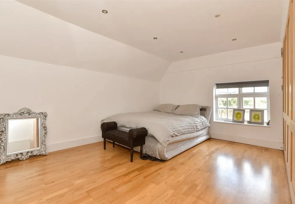 Bedroom 2 - High Road, Thornwood, Essex - Wards of Kent