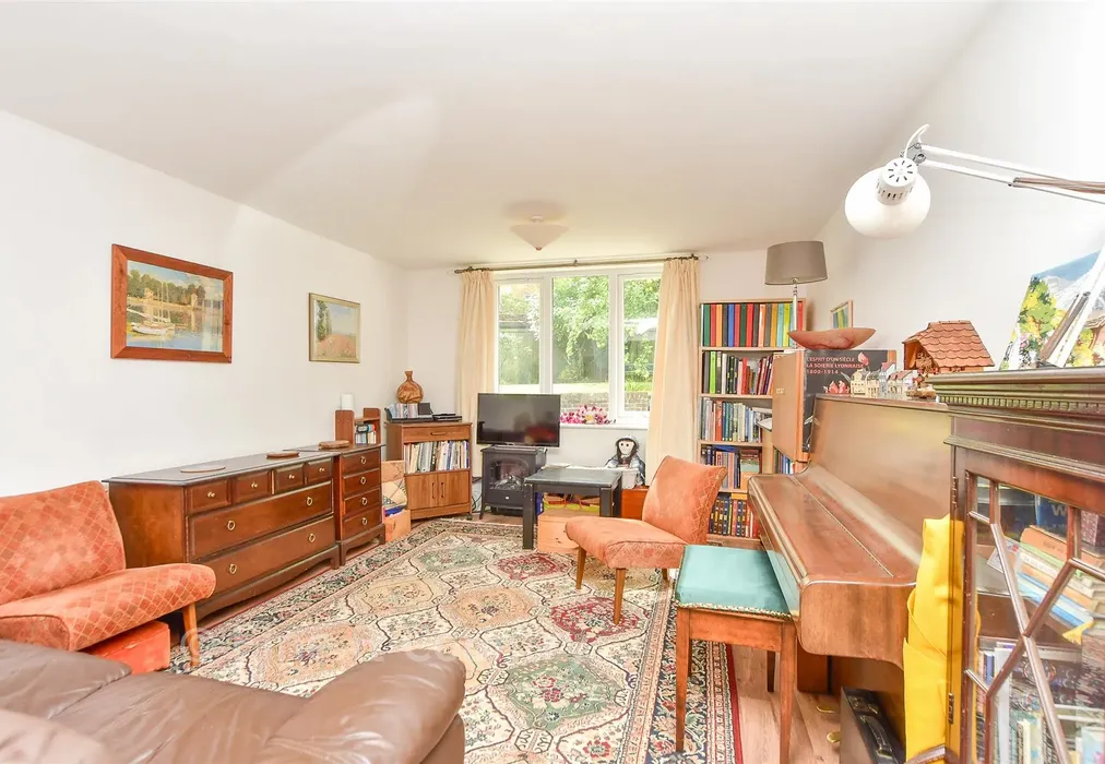 Annexe Living Area - The Ferns, Tunbridge Wells, Kent - Wards of Kent