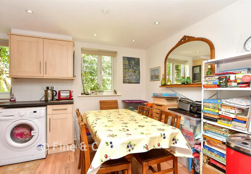 Annexe Kitchen - The Ferns, Tunbridge Wells, Kent - Wards of Kent