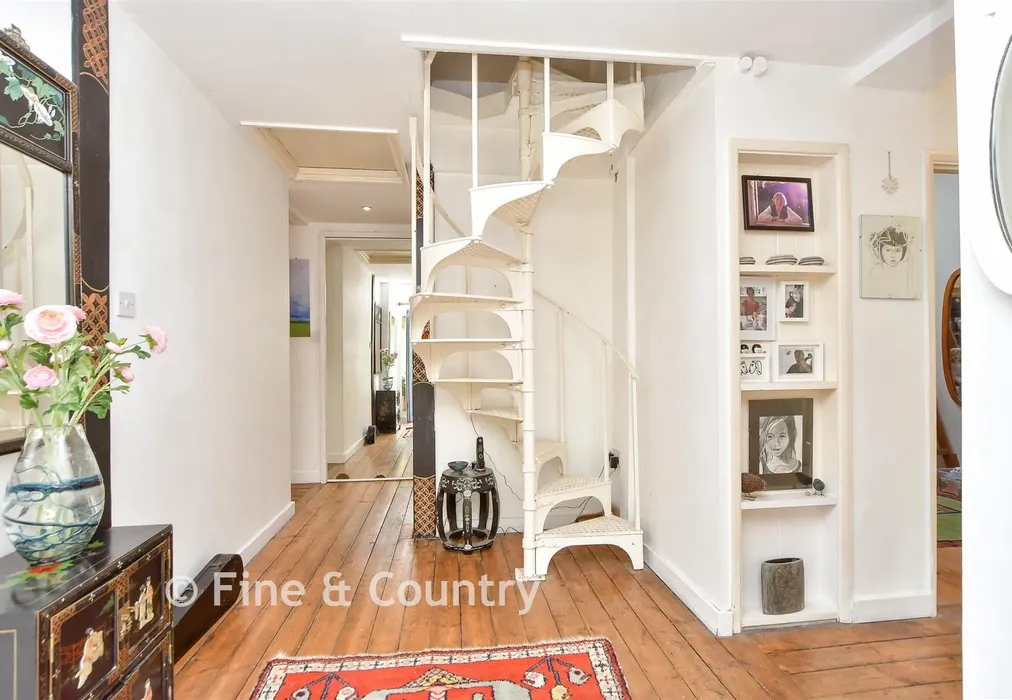 Entrance Hall - The Ferns, Tunbridge Wells, Kent - Wards of Kent