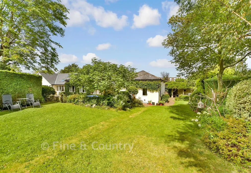 Front Garden - The Ferns, Tunbridge Wells, Kent - Wards of Kent