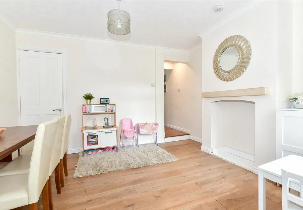 Dining Room - Malling Road, Snodland, Kent - Wards of Kent