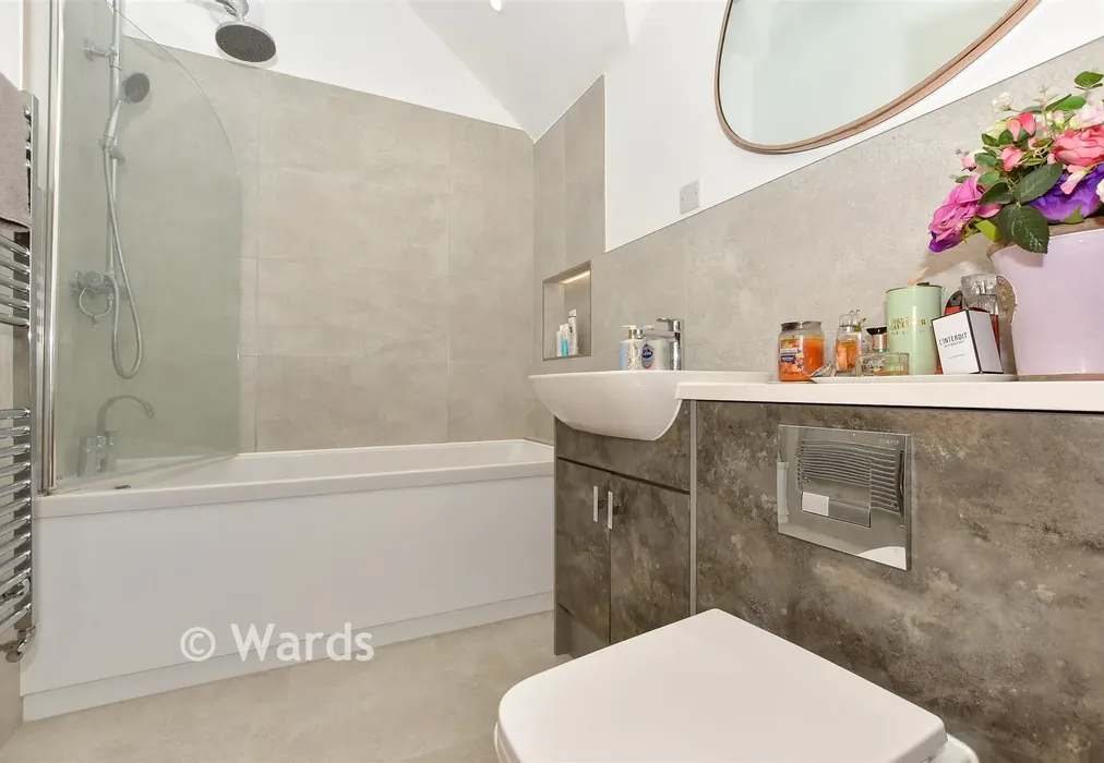 Bathroom - Borstal Hill, Whitstable, Kent - Wards of Kent