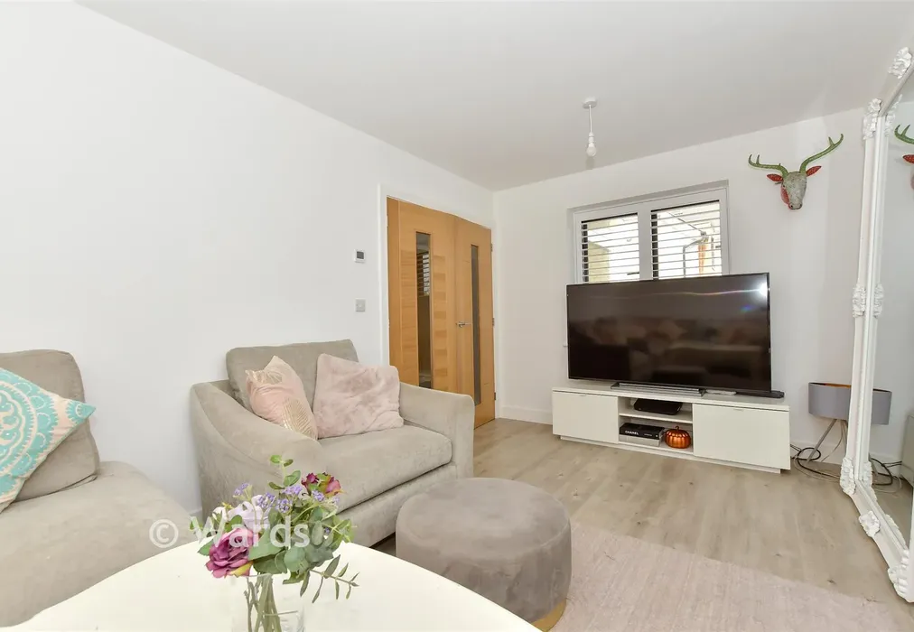Lounge - Borstal Hill, Whitstable, Kent - Wards of Kent