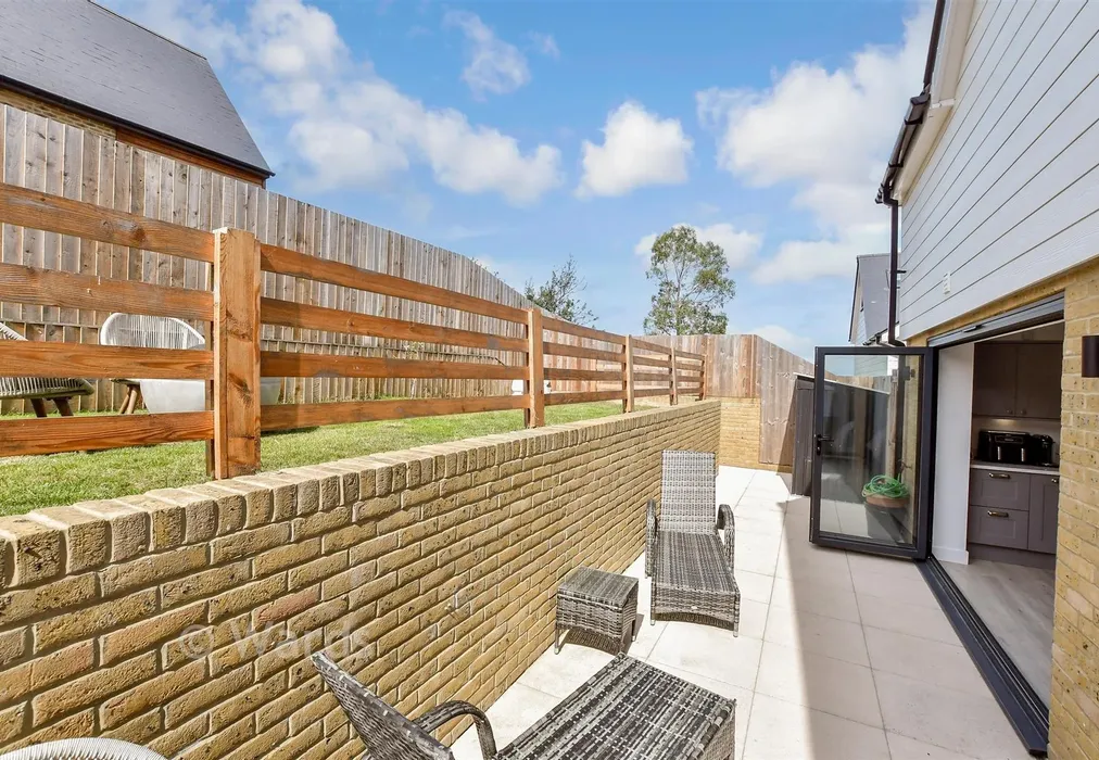 Rear Garden - Borstal Hill, Whitstable, Kent - Wards of Kent