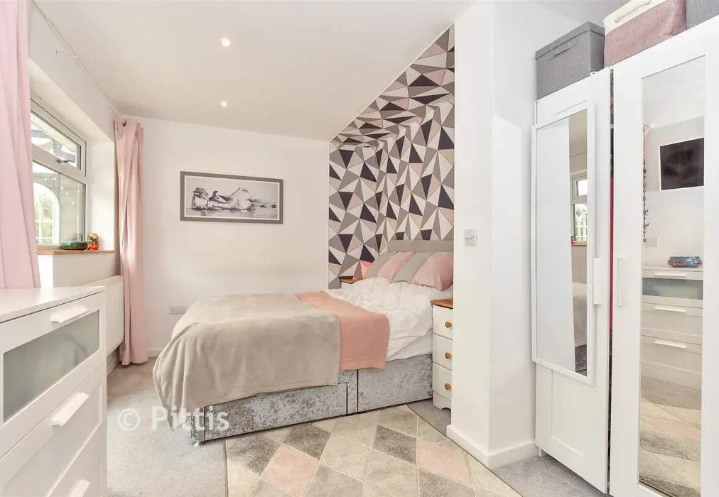Bedroom 1 - Wrax Road, Brading, Sandown, Isle of Wight - Wards of Kent