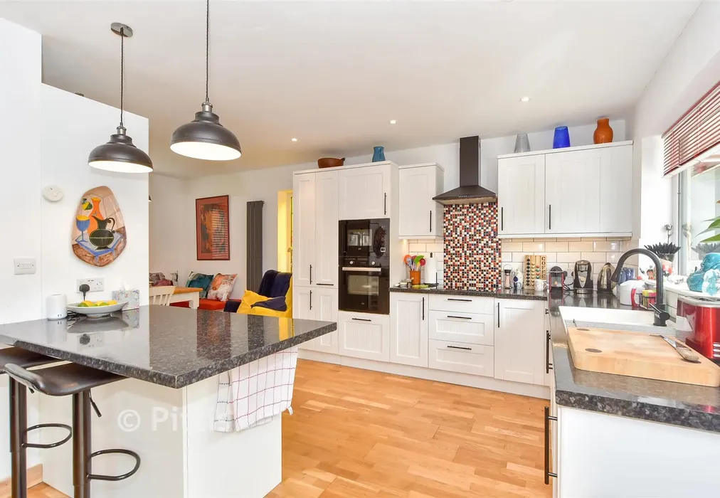 Kitchen - Wrax Road, Brading, Sandown, Isle of Wight - Wards of Kent
