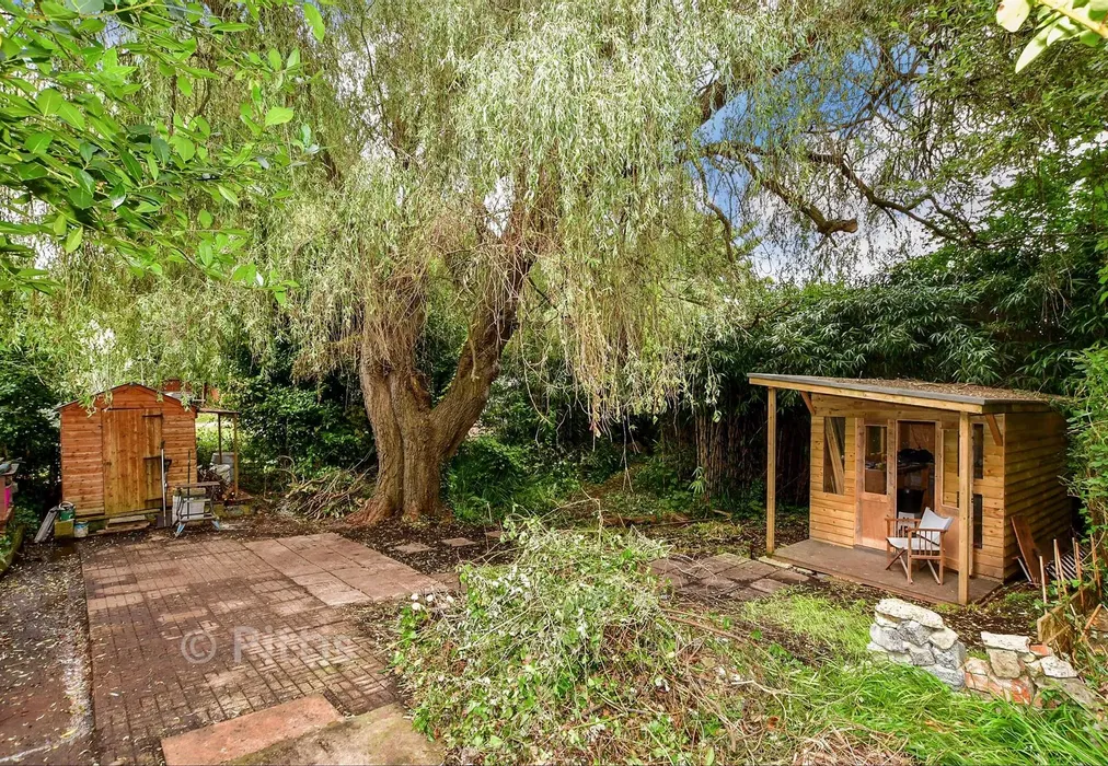 Rear Garden - Wrax Road, Brading, Sandown, Isle of Wight - Wards of Kent