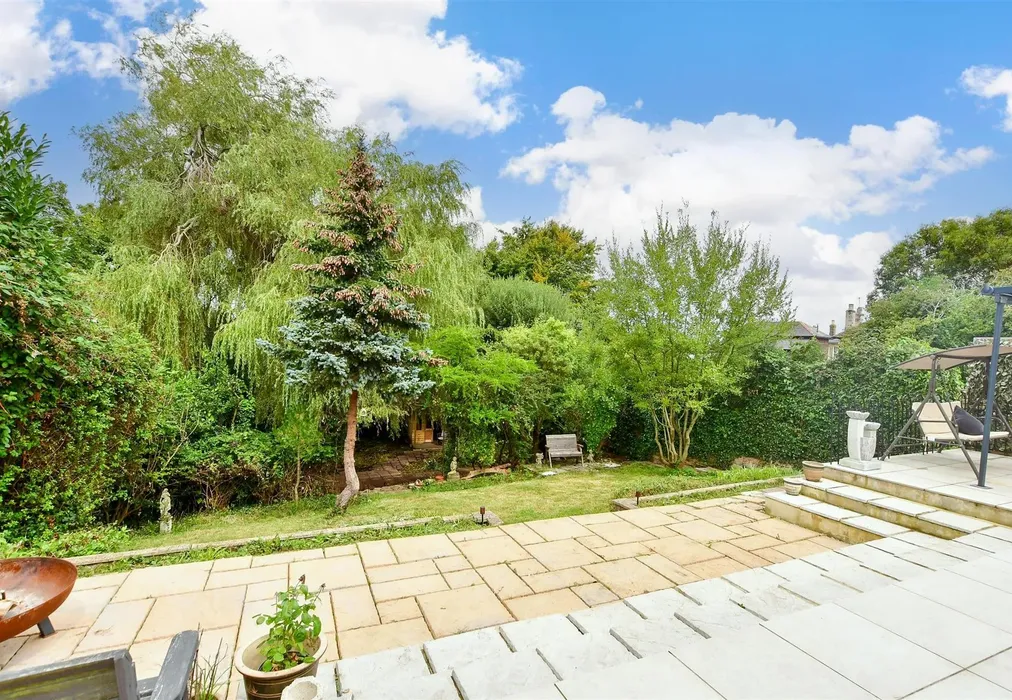 Rear Garden - Wrax Road, Brading, Sandown, Isle of Wight - Wards of Kent