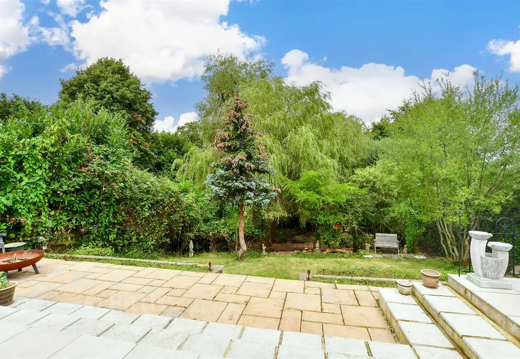 Rear Garden - Wrax Road, Brading, Sandown, Isle of Wight - Wards of Kent