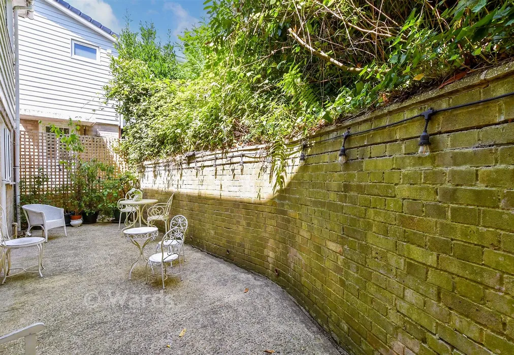 Rear Garden - Redleaf Close, Tunbridge Wells, Kent - Wards of Kent