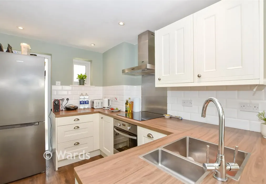 Kitchen - Turner Road, Tonbridge, Kent - Wards of Kent