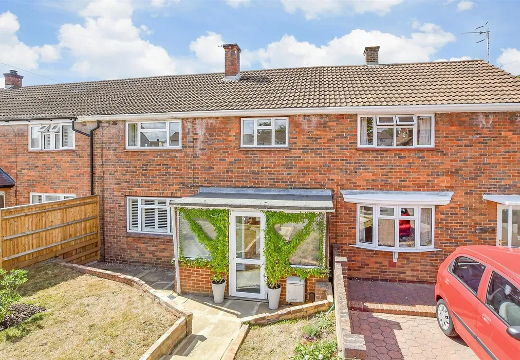 External (Brochure) - Turner Road, Tonbridge, Kent - Wards of Kent