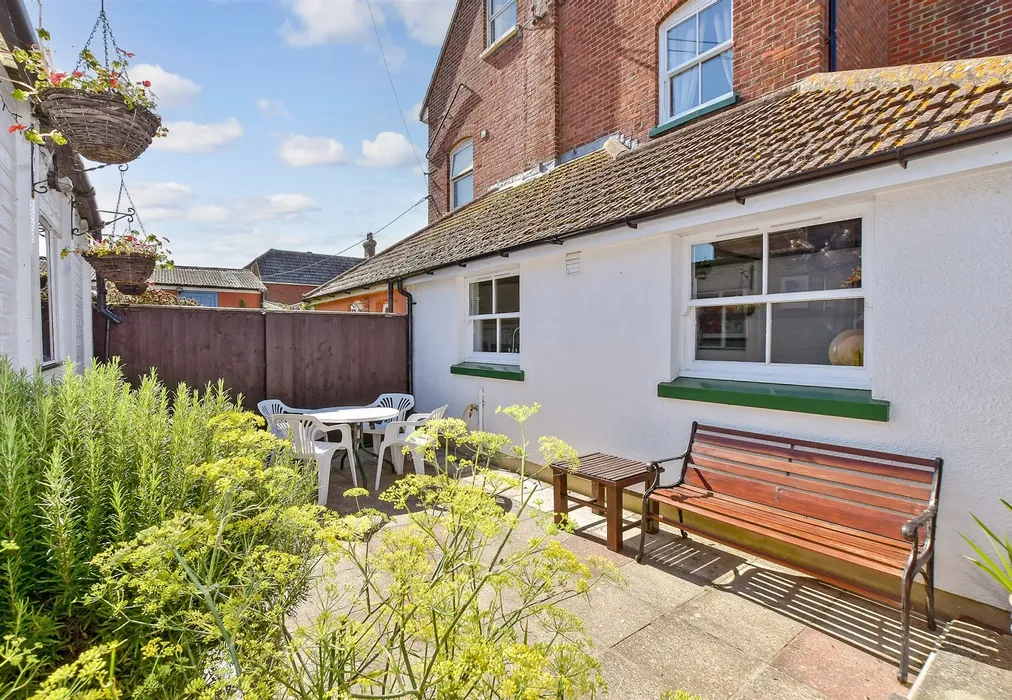 Patio / Decking - Monks Lane, Freshwater, Isle of Wight - Wards of Kent