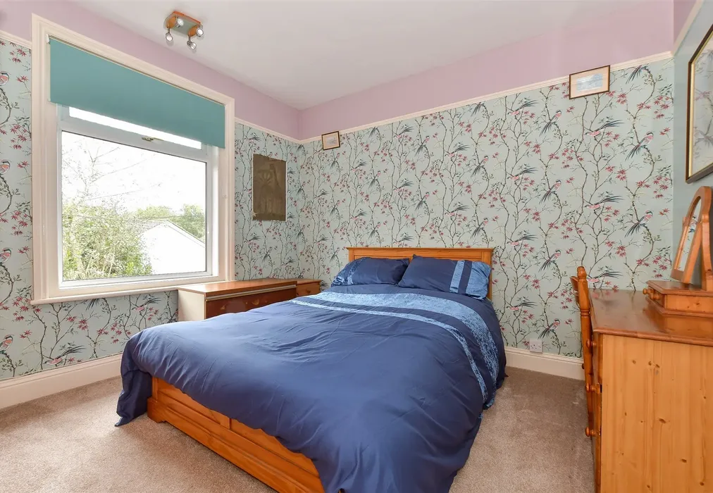Bedroom 2 - Main Road, Whiteley Bank, Isle of Wight - Wards of Kent