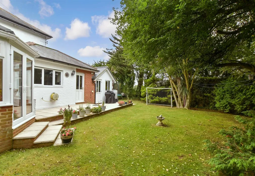 Rear Garden - Main Road, Whiteley Bank, Isle of Wight - Wards of Kent