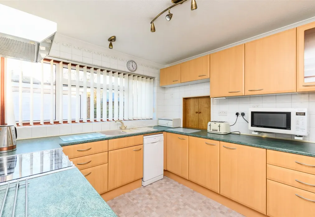 Kitchen - Fairlight Cross, Longfield, Kent - Wards of Kent