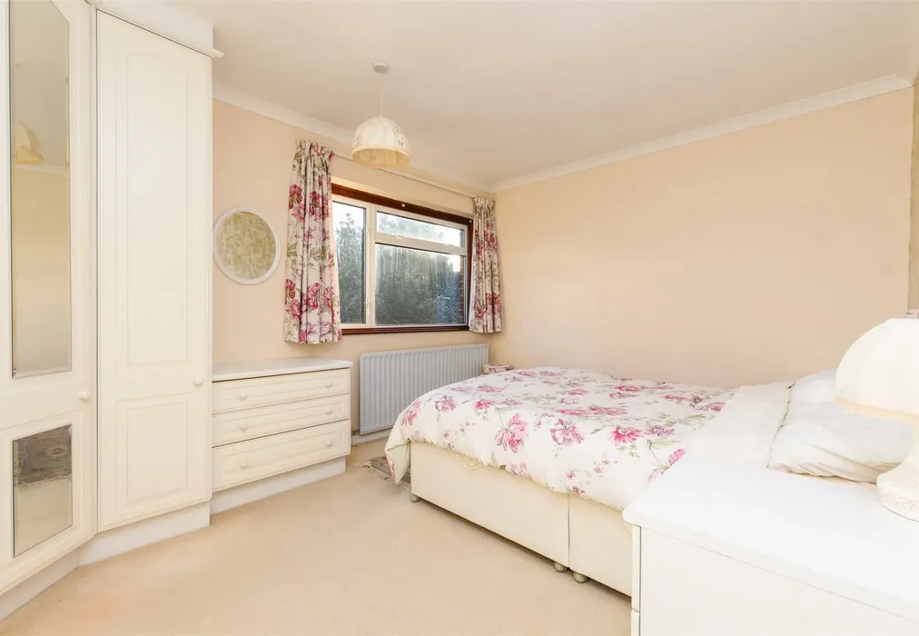 Bedroom 1 - Fairlight Cross, Longfield, Kent - Wards of Kent