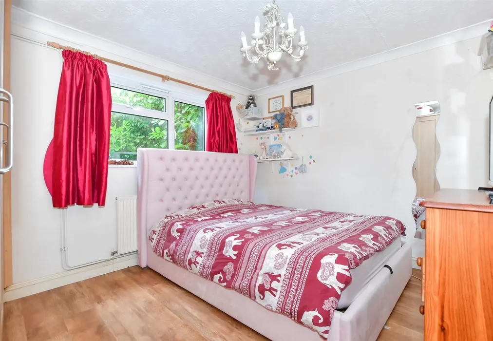 Bedroom 1 - Captains Close, Sutton Valence, Kent - Wards of Kent