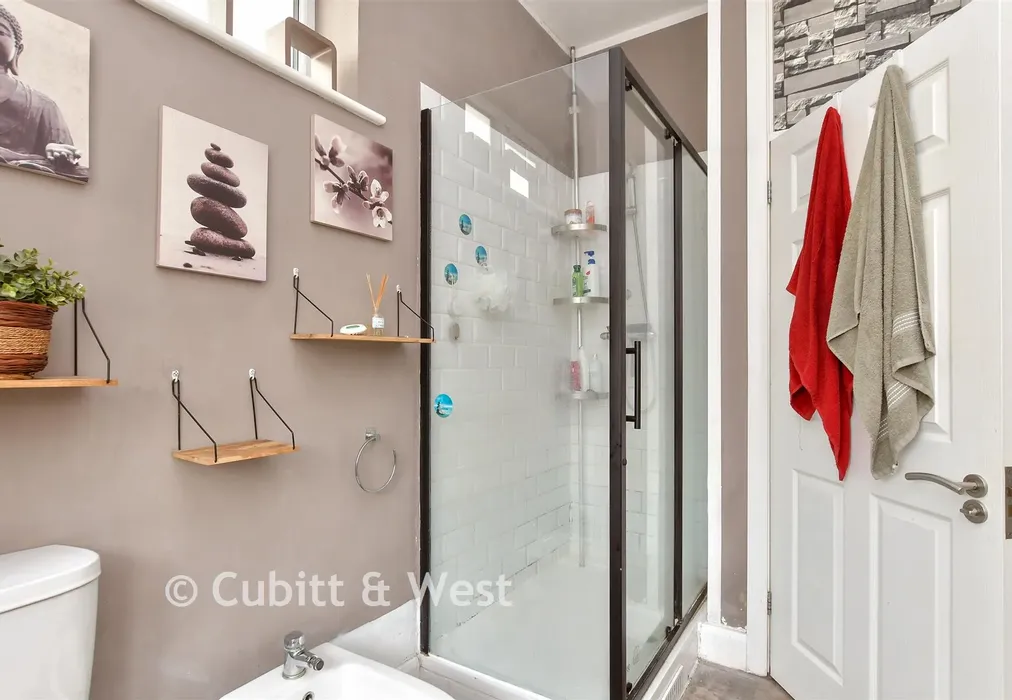 Shower Room - South Coast Road, Peacehaven, East Sussex - Wards of Kent