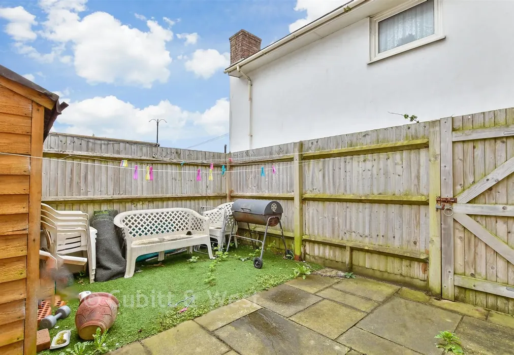 Rear Garden - South Coast Road, Peacehaven, East Sussex - Wards of Kent