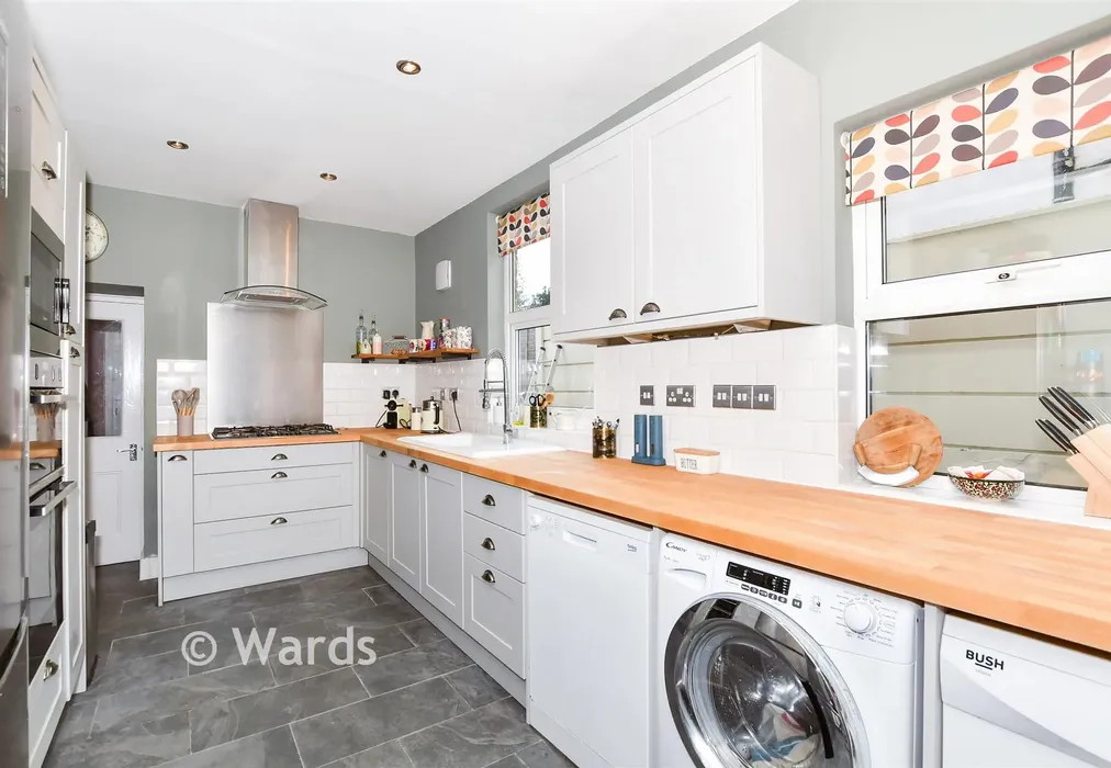 Kitchen - St. Philip's Avenue, Maidstone, Kent - Wards of Kent