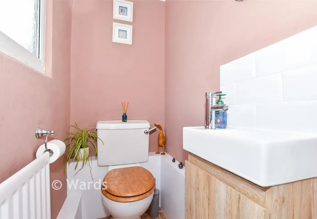 Cloakroom - St. Philip's Avenue, Maidstone, Kent - Wards of Kent