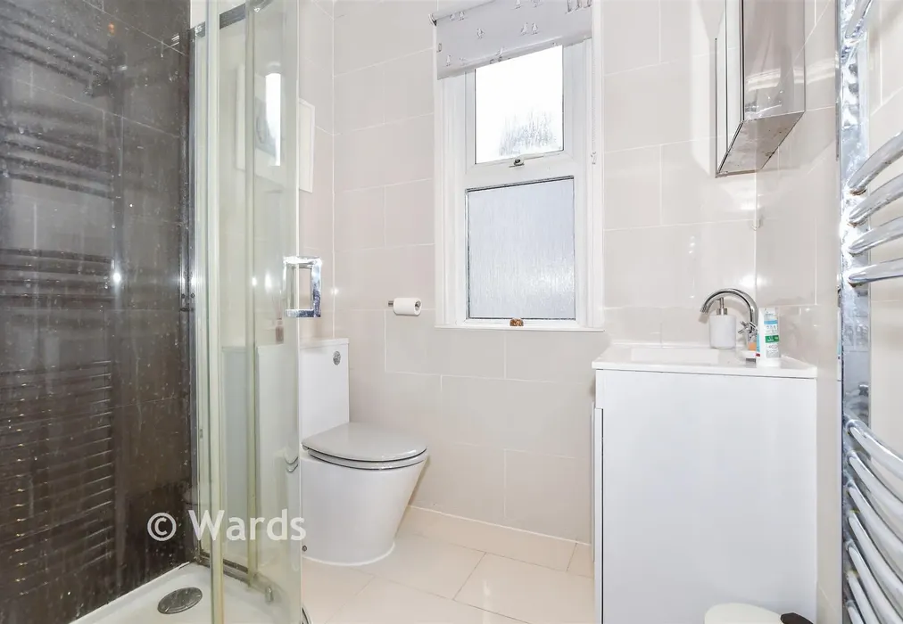 Shower Room - St. Philip's Avenue, Maidstone, Kent - Wards of Kent