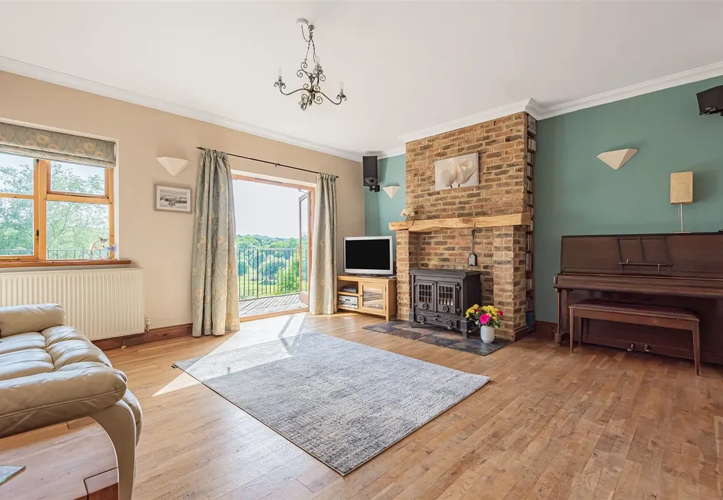 Lounge - Parrock Lane, Colemans Hatch, East Sussex - Wards of Kent