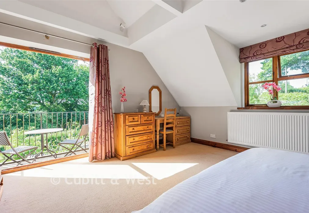 Bedroom 1 - Parrock Lane, Colemans Hatch, East Sussex - Wards of Kent